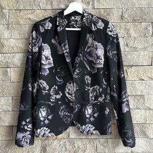 RW&CO black with floral design blazer